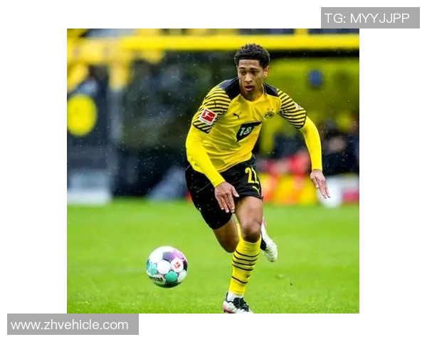 11岁小将崭露头角足球场上的未来明星闪耀登场 11岁小将崭露头角足球场上的未来明星闪耀登场