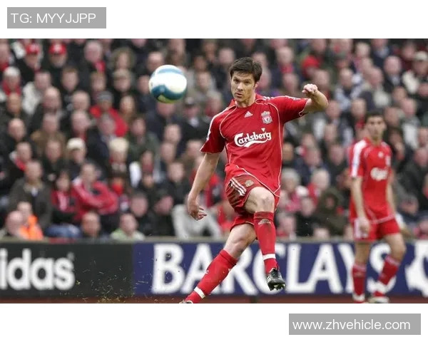 足球明星打底衣的魅力与功能解析让你了解时尚与运动的完美结合 足球明星打底衣的魅力与功能解析让你了解时尚与运动的完美结合