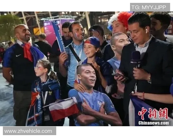 世界杯足球明星盛装走秀展现风采与魅力的精彩瞬间